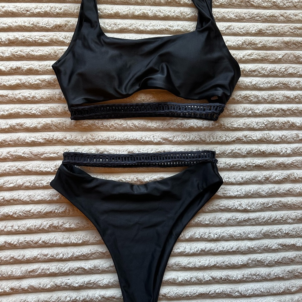 Elegant Black Women's Swimwear Set